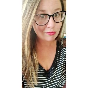 Meet your Posher, Becca